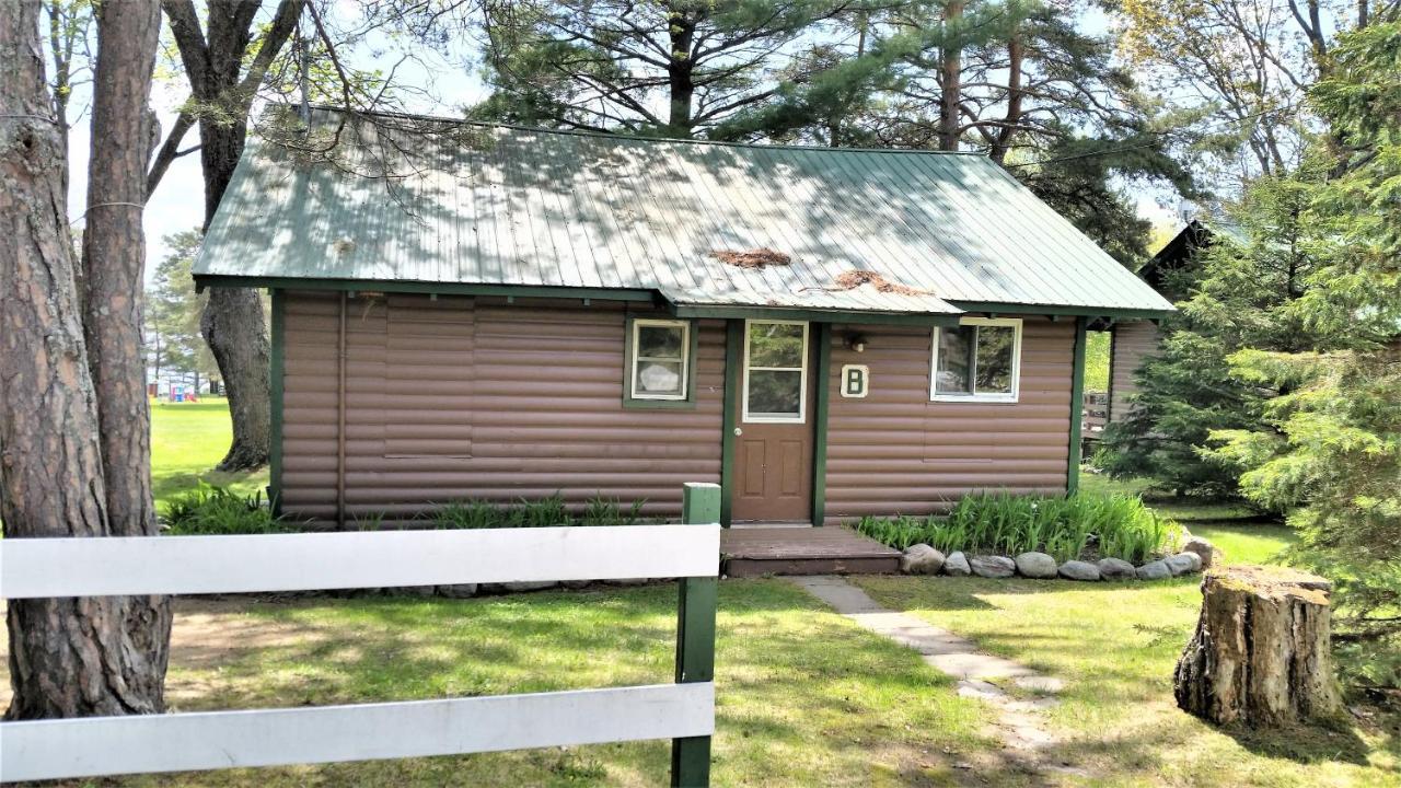 Logging Chain Lodge Cottage Resort Dwight Esterno foto