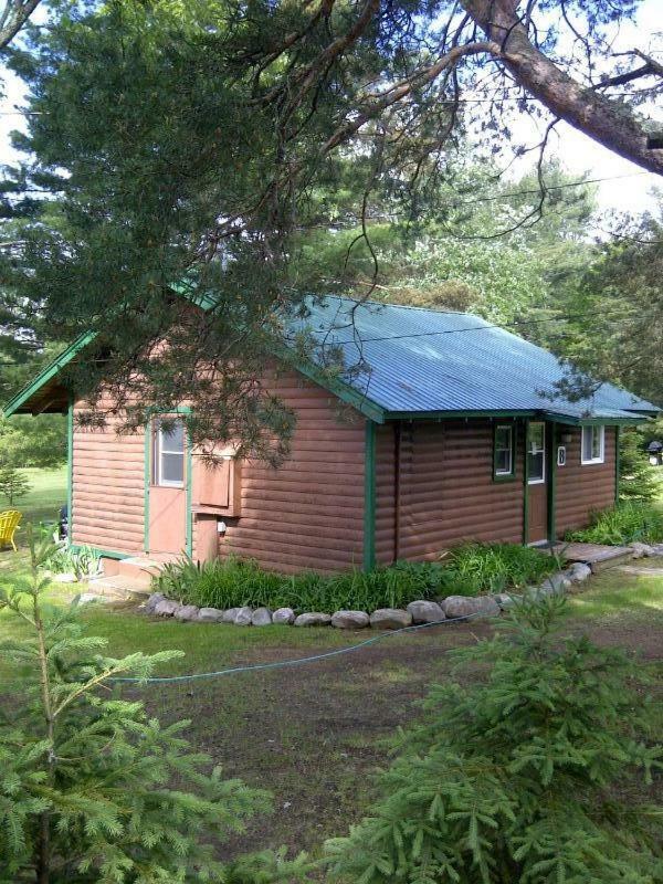 Logging Chain Lodge Cottage Resort Dwight Esterno foto